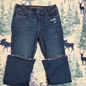 American Eagle Outfitters Women's Dark Blue Cropped Jeans